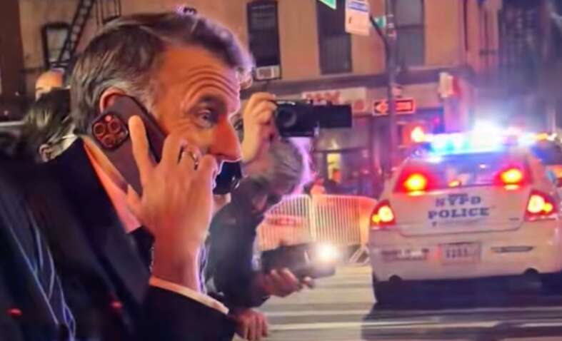 Макрон через Трампа потрапив у курйозний випадок у Нью-Йорку (ВІДЕО)