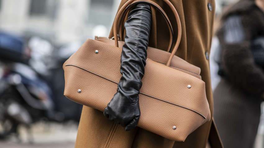 Летний тренд 2024: модницы выбирают сумки размером с подушку Летний тренд 2024: модницы выбирают сумки размером с подушку