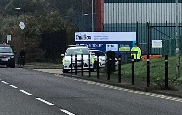 У Великобританії виявили ще одну фуру з нелегалами в кузові