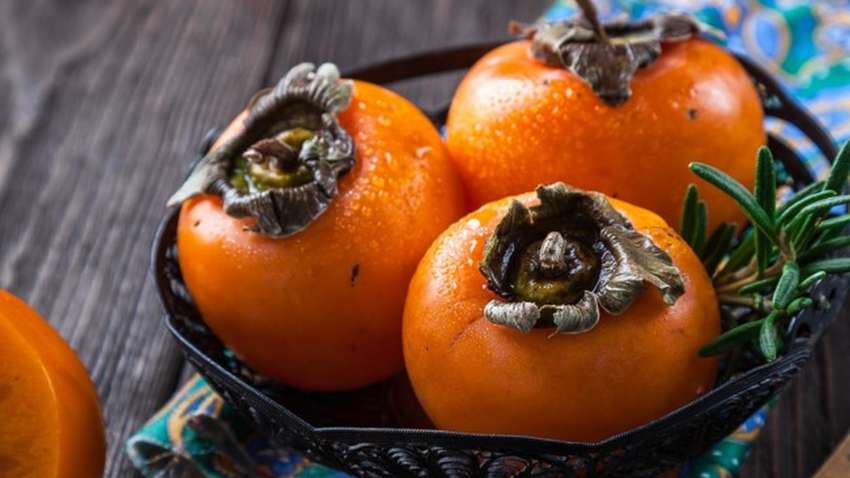 Медики розповіли, кому особливо корисна хурма