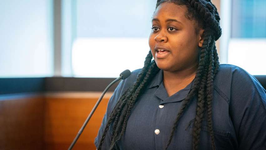 Девушка убила своего насильника и теперь вынуждена заплатить большой штраф