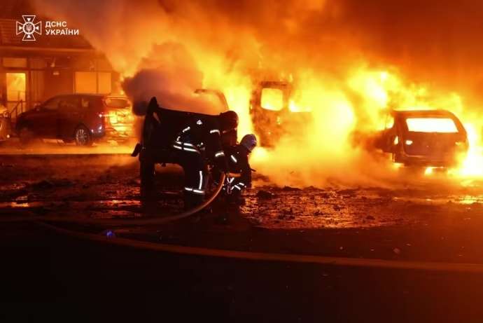 Удар "Шахедом" по житловому кварталу у Сумах: стали відомі наслідки