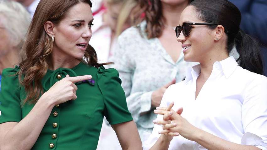 «Гаррі випрошував роботу для Меган»: герцогиня в центрі скандалу 