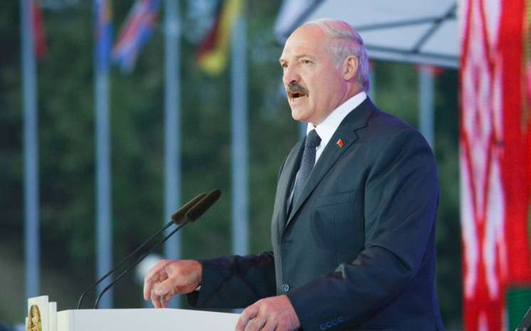 Лукашенко в страху, що втратить половину Білорусі: висунув свої умови