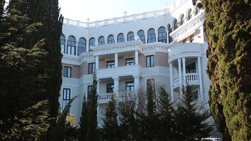 Оккупанты похвастались, сколько заработали на продаже квартиры Зеленского в Крыму Оккупанты похвастались, сколько заработали на продаже квартиры Зеленского в Крыму