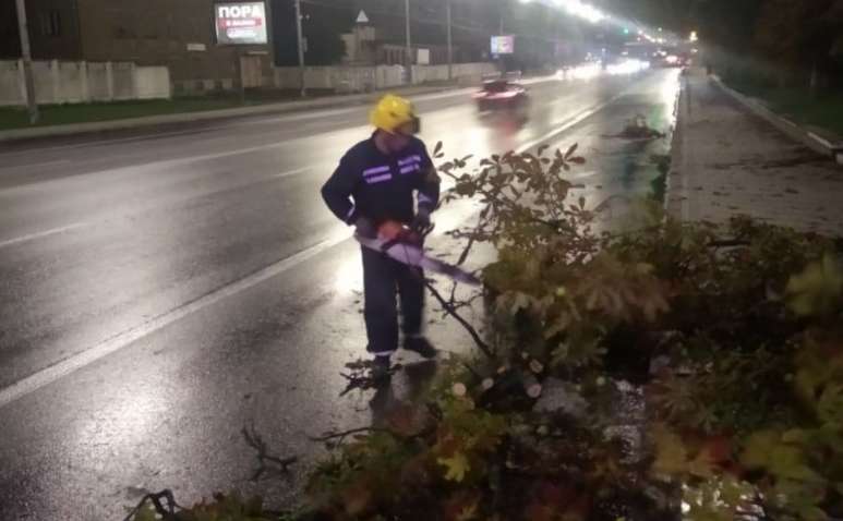 Через негоду в одній зі столичних шкіл початок року переноситься Через негоду в одній зі столичних шкіл початок року переноситься