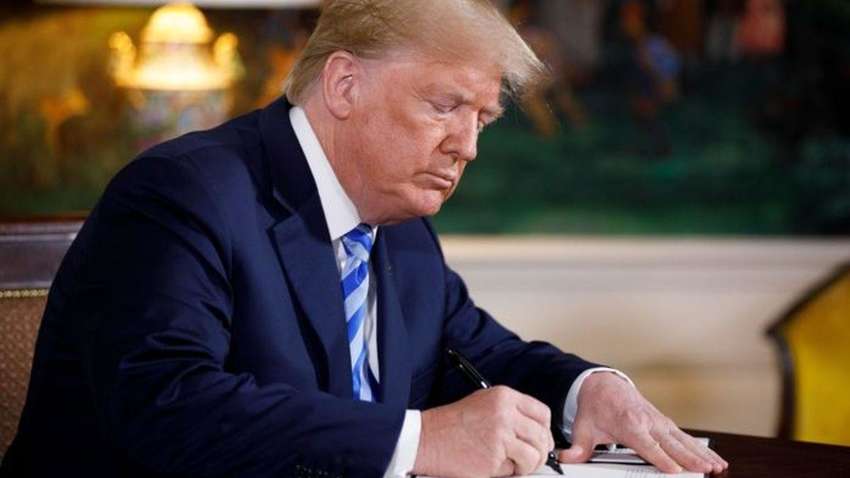 "Вперше в історії США": Трамп ввів режим стихійного лиха у всіх 50-ти штатах 