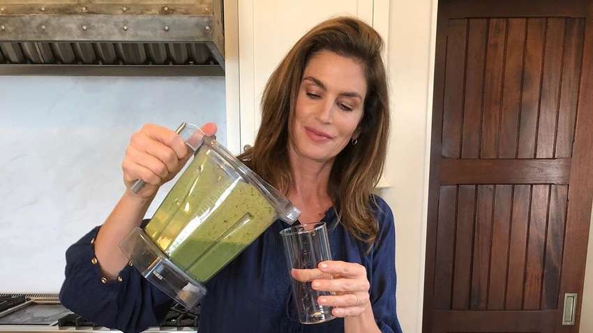 Заряд бодрости на целый день: смузи по рецепту Синди Кроуфорд Заряд бодрости на целый день: смузи по рецепту Синди Кроуфорд