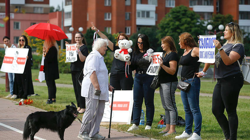 У Білорусі сотні людей об'єдналися  в «Ланцюг покаяння» 