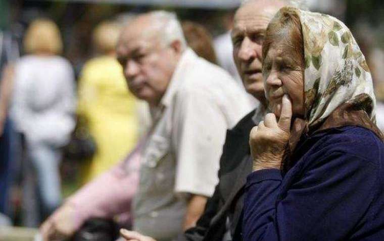 Стало известно, как "шикуют" пенсионеры в Украине в этом году