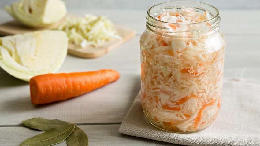 Зима близко: как приготовить квашеную капусту, которая не потемнеет Зима близко: как приготовить квашеную капусту, которая не потемнеет