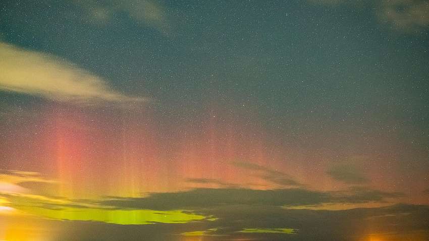 У Польщі зафіксували рідкісне явище у небі, - соцмережі (ФОТО)