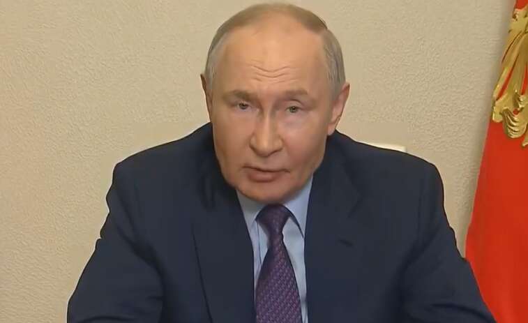 Помітили дивні речі на записі звернення російського диктатора Путіна Помітили дивні речі на записі звернення російського диктатора Путіна