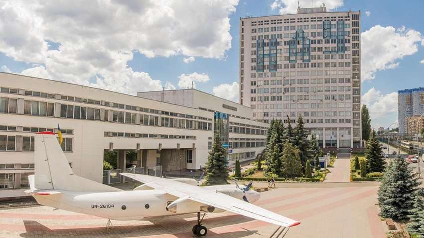 Чехия выделила деньги на обучение украинских летчиков Чехия выделила деньги на обучение украинских летчиков