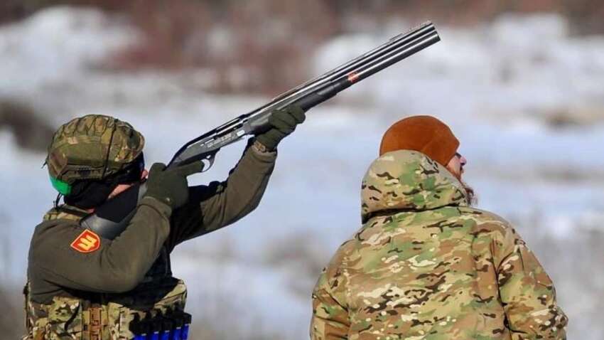 "Оформите ружье и научитесь стрелять" - военные призывают гражданских готовиться сбивать дроны "Оформите ружье и научитесь стрелять" - военные призывают гражданских готовиться сбивать дроны