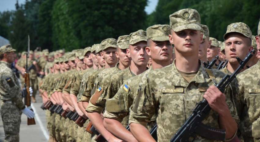 Мобілізація з 18 років: яку реформу задумала влада, і чи зніме вона напругу