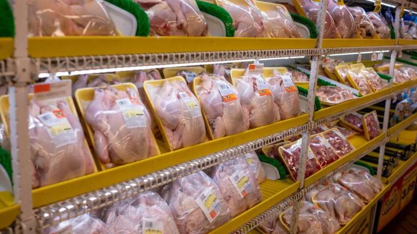 Мясо резко упало в цене: украинцев удивил обвал стоимости популярного продукта