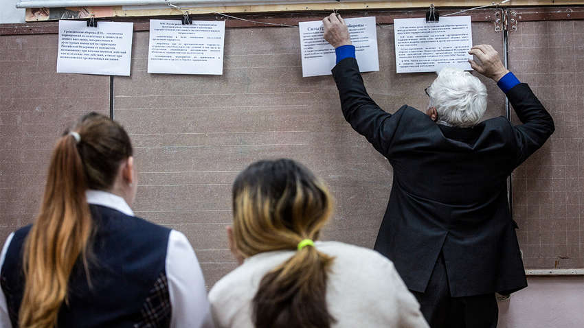 Будут ли увольнять учителей-пенсионеров: новые правила работы