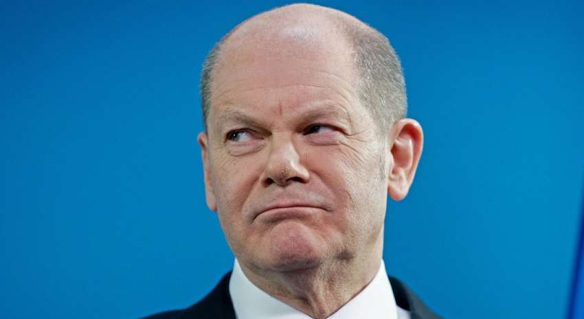 Военный Макарук: В КГБ есть на Шольца какая-то папочка Военный Макарук: В КГБ есть на Шольца какая-то папочка