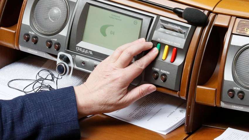 Кнопкодавы от «Слуги народа» обещали передать зарплату на благотворительность