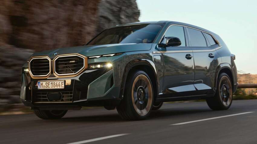 Украинец на BMW врезался в кортеж премьера Черногории (ФОТО)