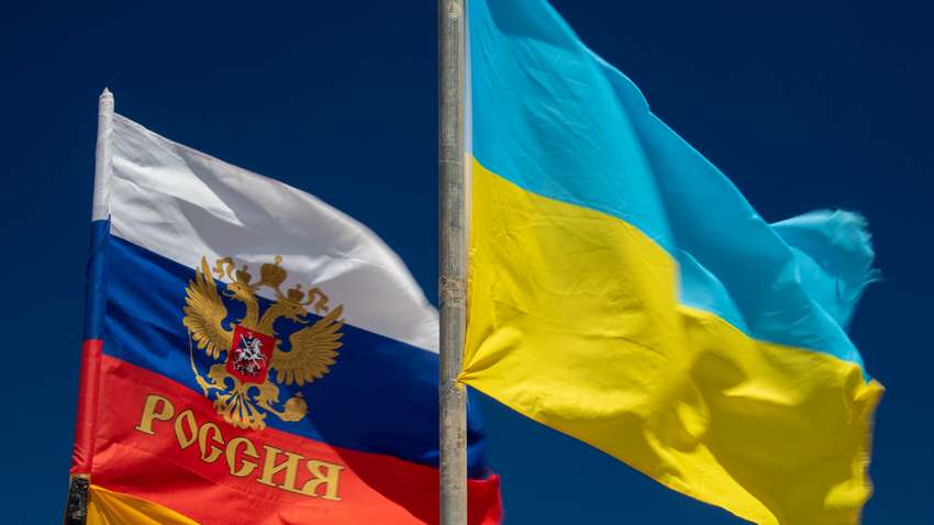 Россияне хуже относятся к Украине, чем украинцы к России – опрос
