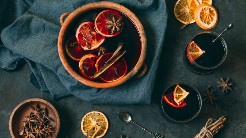 Глінтвейн: зігріваючий напій чи шкідлива насолода? Глінтвейн: зігріваючий напій чи шкідлива насолода?
