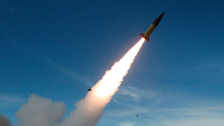 Війна голосно прийде в РФ: у Раді натякнули на "вирішальних тижнях"