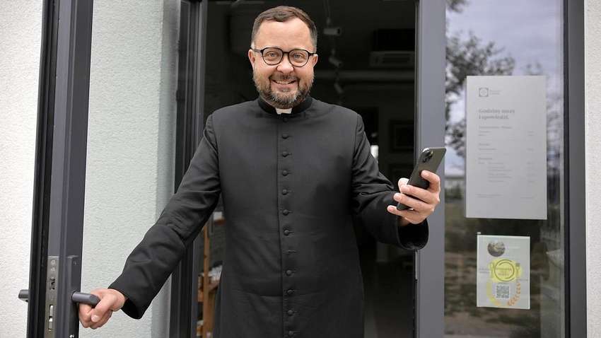 У Польщі каплицею керує штучний інтелект У Польщі каплицею керує штучний інтелект