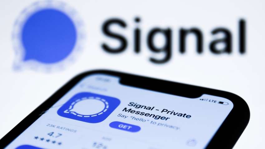 Месенджер Signal хотів потролити Facebook через збір даних