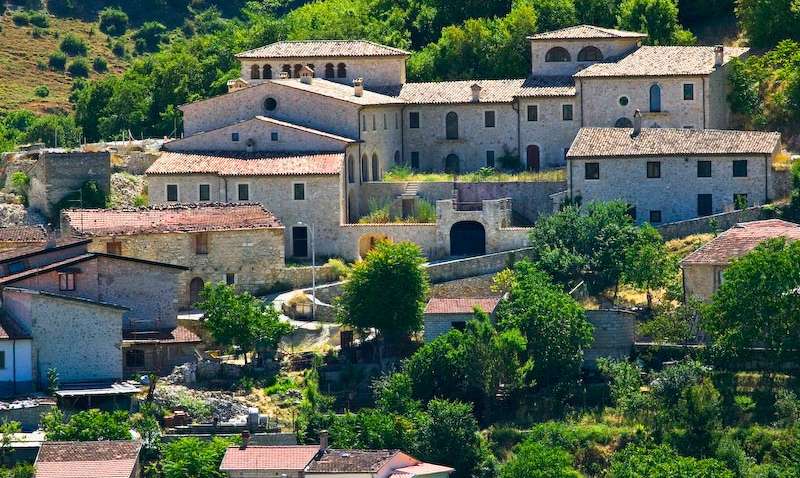 Місто в Італії продає будинок за один євро