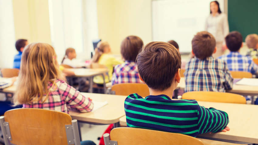 Родителям придется отвечать за школьника, который издевался над учителем Родителям придется отвечать за школьника, который издевался над учителем