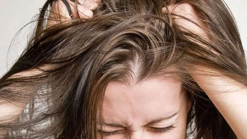 Позбутися жирного волосся легко: новий тренд, який завойовує популярність