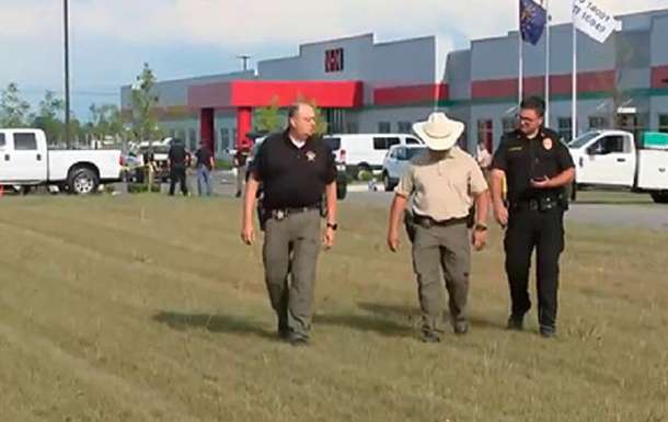 В США работник завода расстрелял своих коллег: есть погибшие 