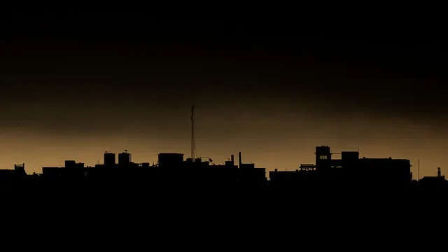 Несколько стран Европы остались без света: что произошло