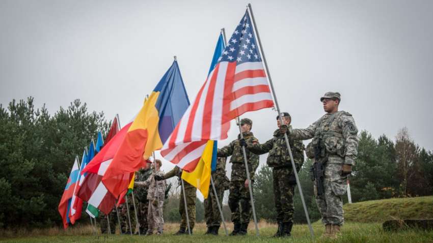 В Україні зареєстрована петиція з проханням дозволити ввести іноземні війська для війни проти Росії В Україні зареєстрована петиція з проханням дозволити ввести іноземні війська для війни проти Росії
