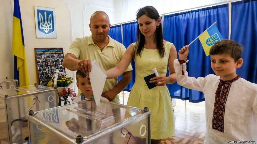 Социологи выяснили, как украинцы проголосовали бы на референдуме по вступлению в ЕС и НАТО Социологи выяснили, как украинцы проголосовали бы на референдуме по вступлению в ЕС и НАТО