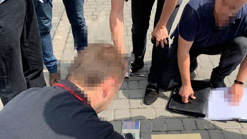 За открытие ломбардов во Львове брали взятку в 10 тыс. долларов