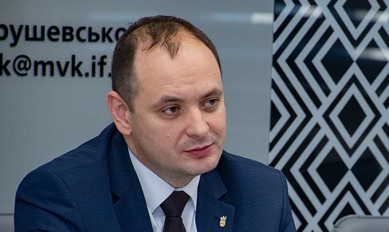 В Івано-Франківську першій повністю провакцинованій школі пообіцяли мільйон