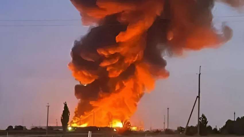 В России вспыхнули пожары сразу на двух нефтебазах: подробности