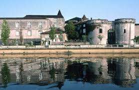 Город Коньяк: основные достопримечательности и секреты местных коньячных домов