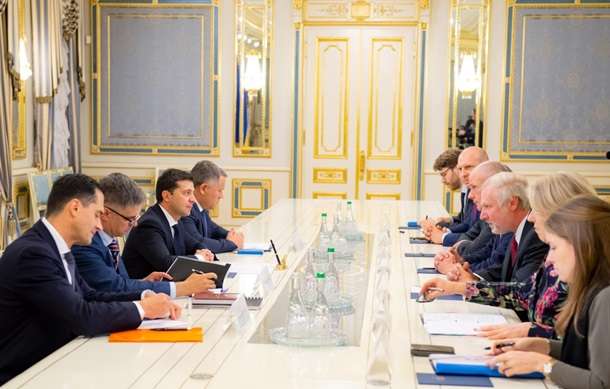 Зеленський зустрівся з главою МЗС Нідерландів