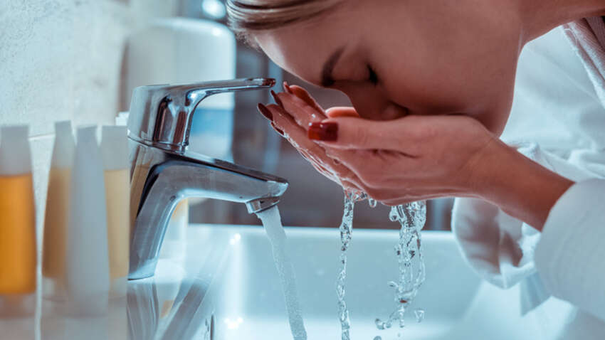 Большинство умывается неправильно: все забывают о важном правиле 30 секунд