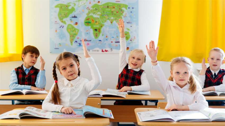  Сколько стоит собрать ребенка в школу в Украине: что известно про цены на одежду и школьные принадлежности