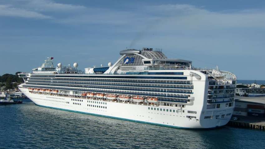 Коронавирус на лайнере Diamond Princess: на борту 25 украинцев