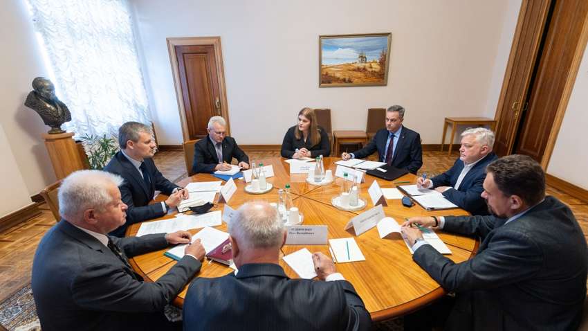 Украина обсудила с Канадой перспективы военных отношений