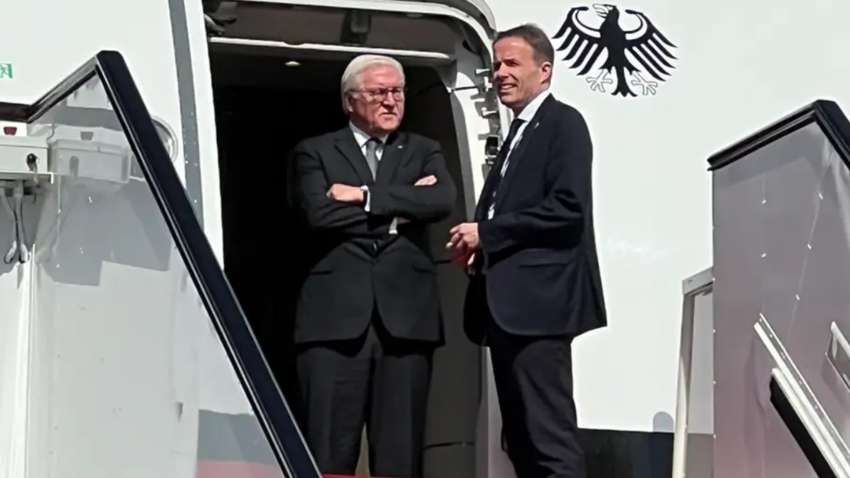 У Катарі чиновники змусили президента Німеччини чекати їх на борту літака 