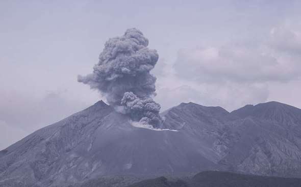 В Японии началось извержение вулкана Асо