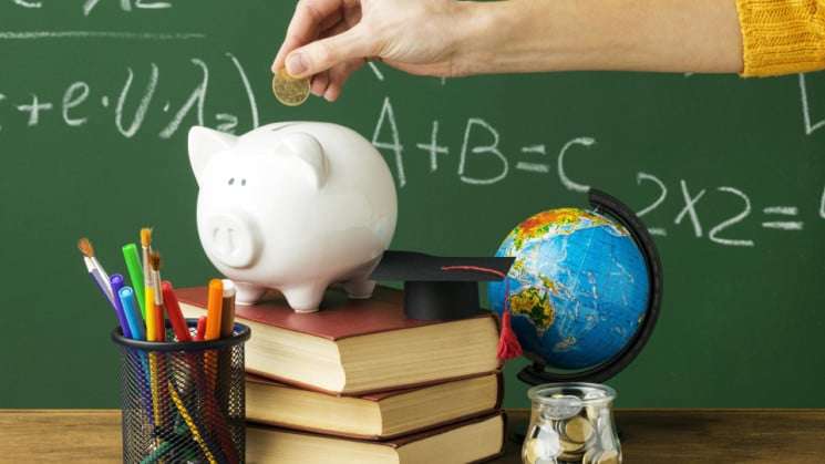 Около половины учителей планируют покинуть свои должности: омбудсмен представила стратегию для спасения образования