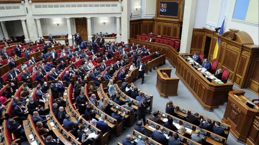 Нардепам приготовиться: Стефанчук прогнозирует уменьшение количества народных избранников  Нардепам приготовиться: Стефанчук прогнозирует уменьшение количества народных избранников